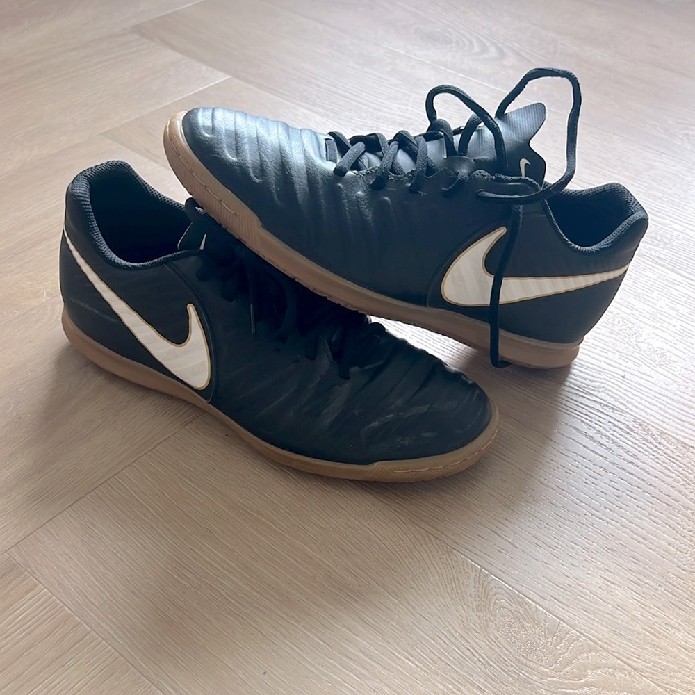 Womens Nike Black and Tan Tiempo - Like New 7.5